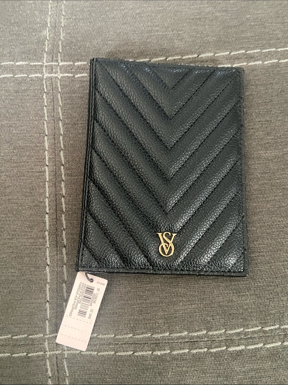 NWT VICTORIA SECRET PASSPORT CASE
